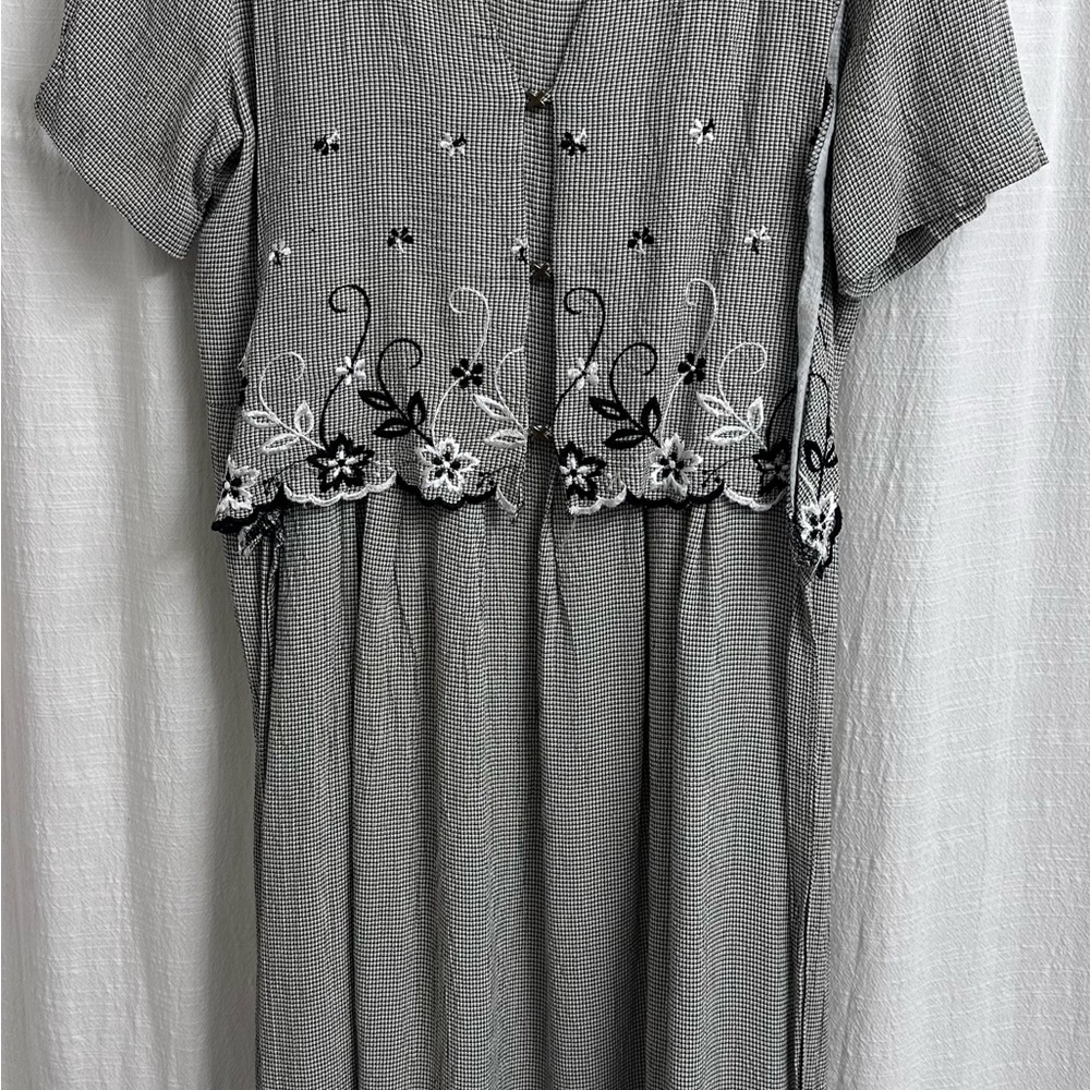 Elegant Vintage Black and White Embroidered Dress